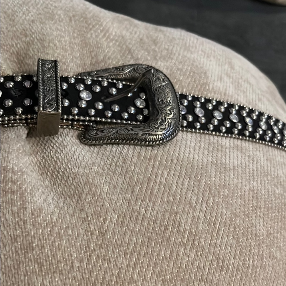 Guess Rhinestone belt size XL Black belt silver studded & rhinestone detailing